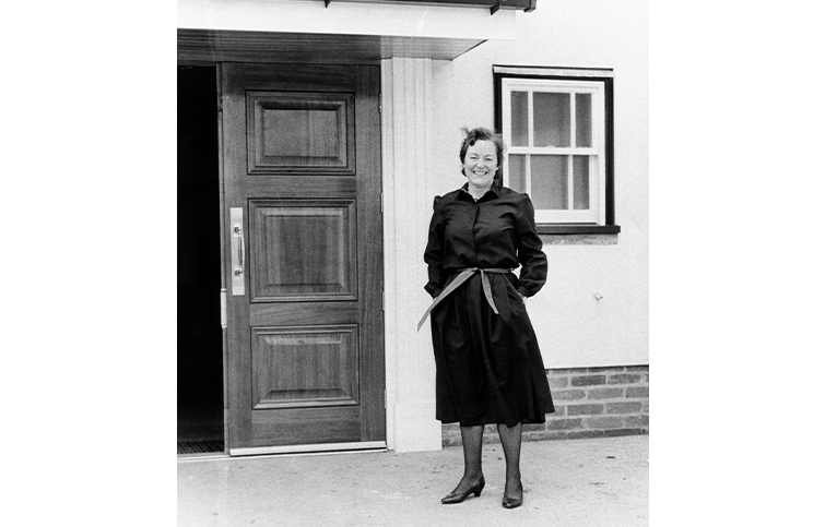 Liz Hall 